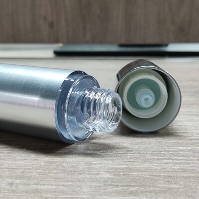 工場 卸売 15ml 20ml 30ml シルバー プラスチック 化粧液 ポンプ 皮膚ケア 梱包のための空気のないボトル